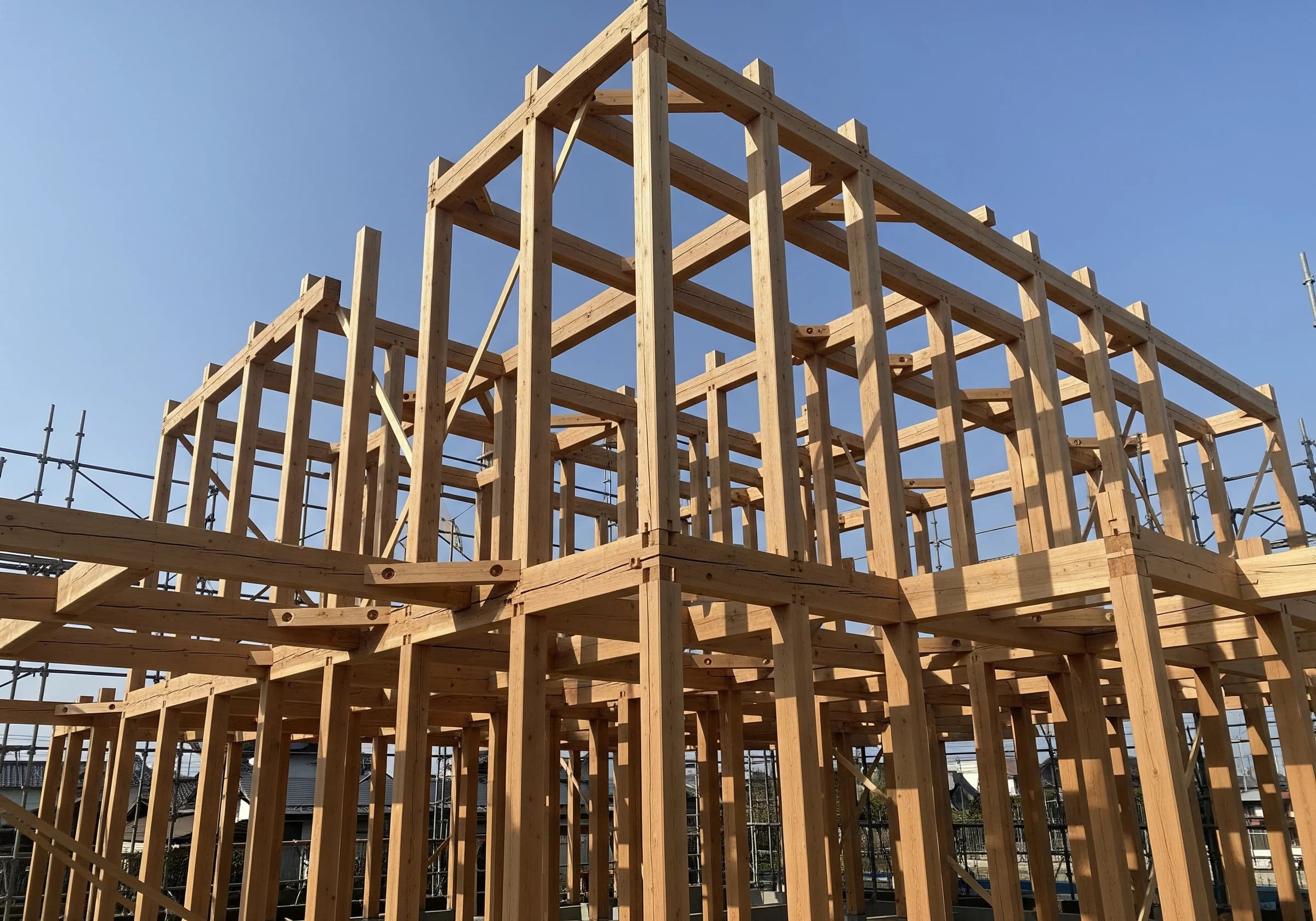 建方中の木造住宅の構造軸組