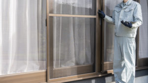 古い窓の寒さ対策とは？古い家を暖める9つの方法を解説